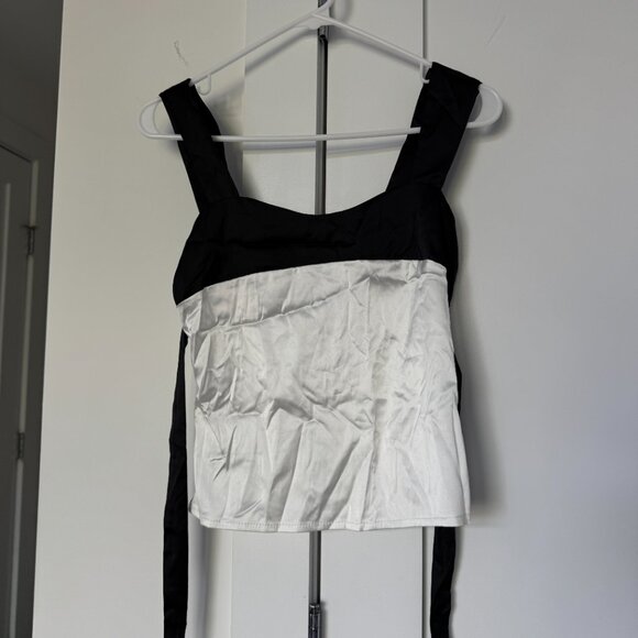 Emmiol Satin Tank Top - Picture 2 of 3